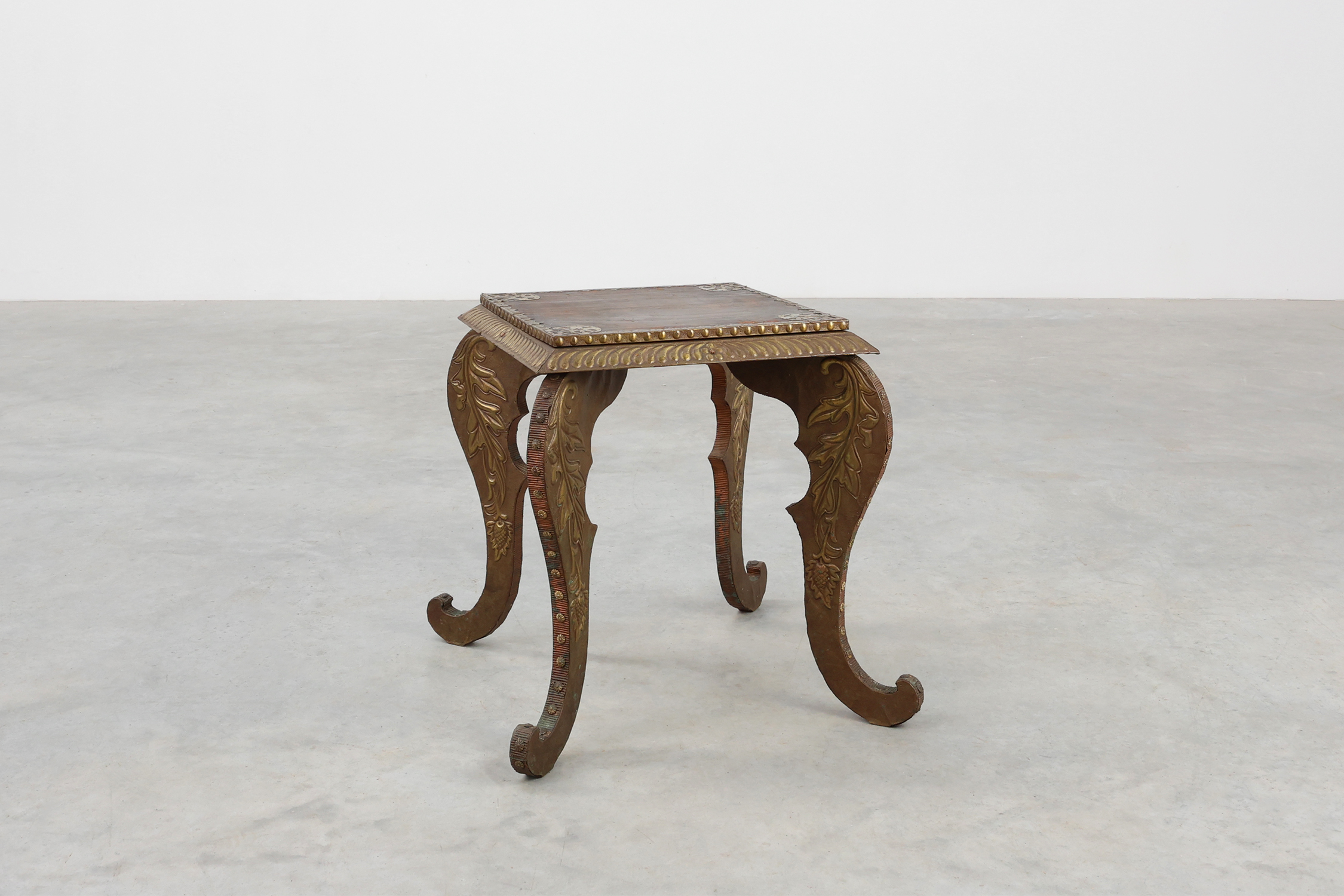 Arts & Crafts side table in oak and copper, United Kingdom ca. 1910thumbnail